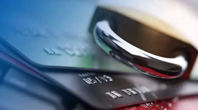 Автоматическое списание денег с банковского счета: из-за каких долгов можно лишиться сбережений