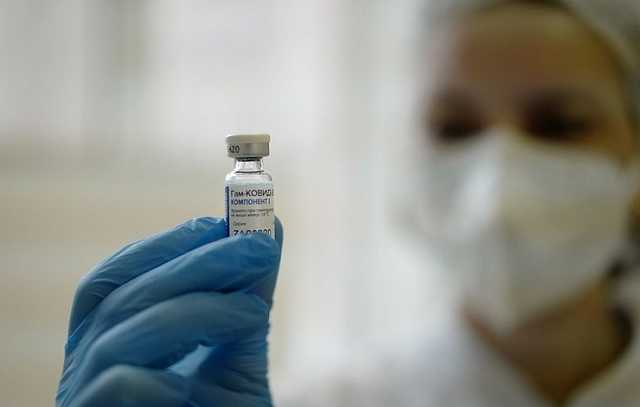 Не всем. В РФ рассказали, кому может помочь вакцина «Спутник Лайт»