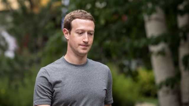 Facebook анонсировал создание новой соцсети на основе виртуальной реальности