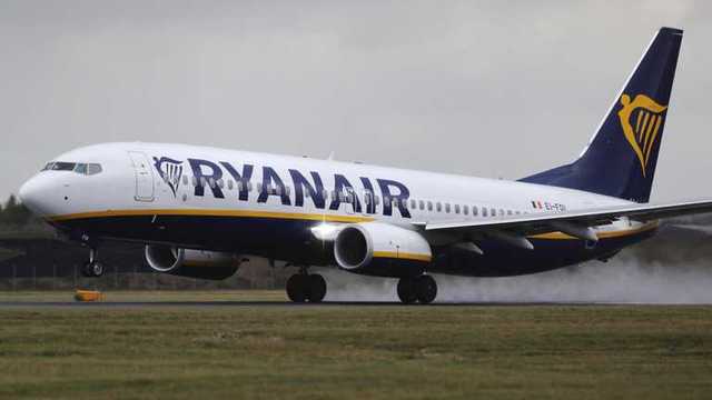   Ryanair  :     