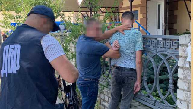 Полицейский попался на взятке 40 тыс. грн на Херсонщине, - ГБР