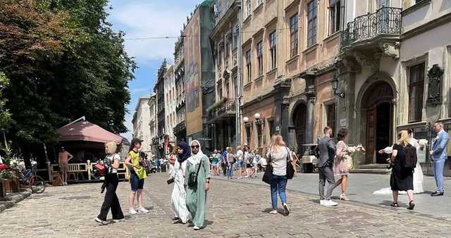 Туристы из Саудовской Аравии заполонили Львов