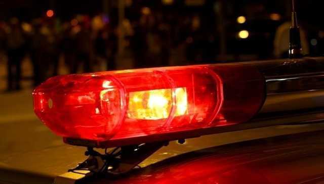 В Киеве авто на скорости влетело в отбойник, он прошил Volkswagen насквозь