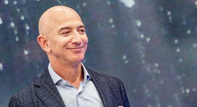 Безос уступил звание самого богатого человека в мире