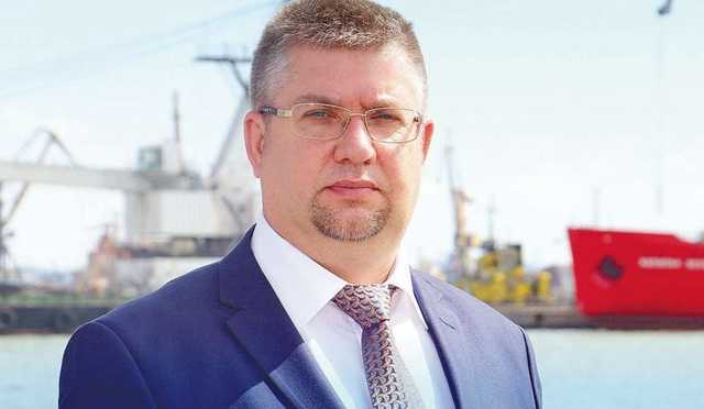 Директор Мариупольского порта получил 2 млн зарплаты, игнорируя карантинные ограничения