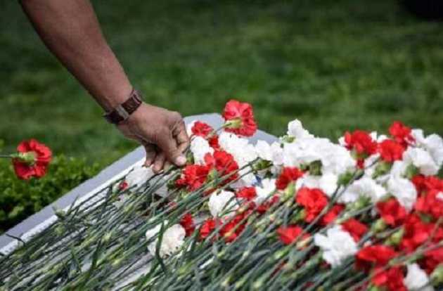 Мама потеряла единственную дочь: во Львове простились с девушкой, погибшей во время урагана