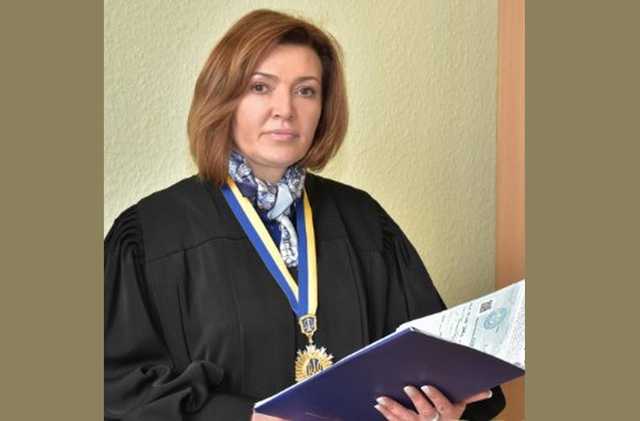 Суддя зобов’язала АМКУ розглянути заяву споживачів електрики про зимовий шантаж енергетиків Ахметова