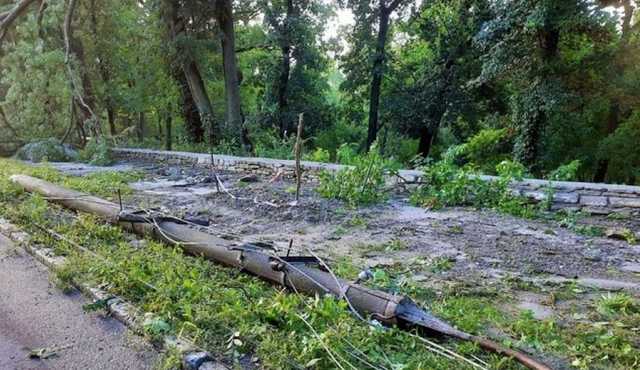 Мощный ураган обрушился на город Каменец-Подольский