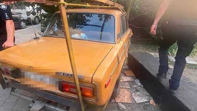 В Одессе мужчина хотел похитить "Жигули", но попал в ДТП