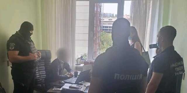 Бывшего таможенника подозревают в продаже данных из баз ГНС и ГТС