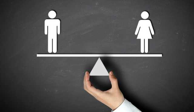 В Украине намерены поднять зарплаты женщинам