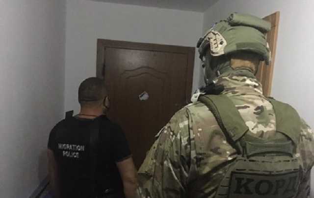 Подружжя шахраїв із Тернополя обдурило 200 українців, нібито працевлаштовуючи їх за кордон