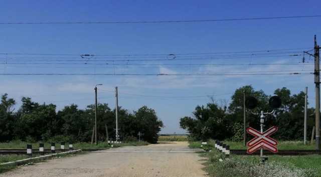 Лег на рельсы: в Одесской области поезд раздавил мужчину