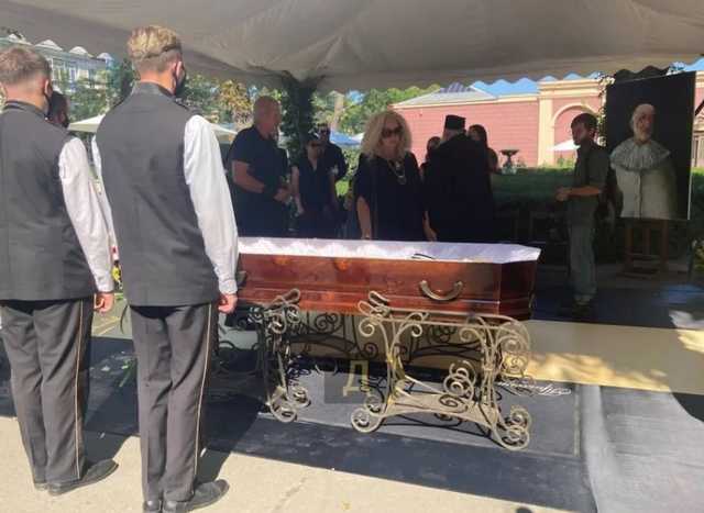 В Одессе прощаются с известным украинским художником Ройтбурдом