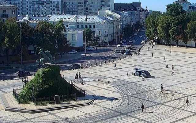 Как выглядит Софийская площадь Киева на третий день после дрифта