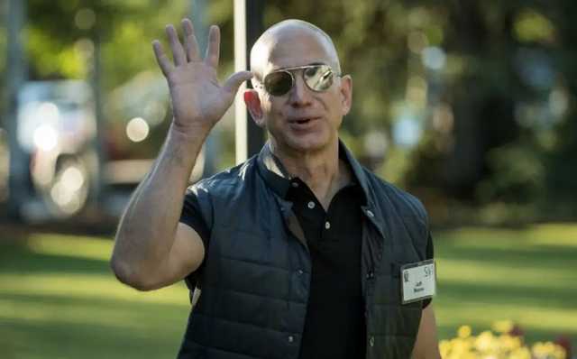 Компания Безоса подала иск на NASA из-за SpaceX