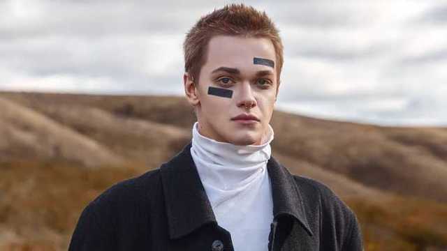 Еле говорит, – отчим избитого танцовщика Нади Дорофеевой рассказал о его состоянии