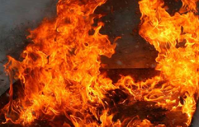 В Киеве загорелись МАфы, на месте работают спасатели