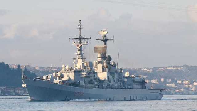 Ракетный эсминец ВМС Италии вошел в Черное море