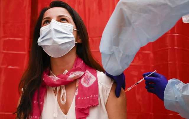 В Израиле третьей дозой будут вакцинировать учителей и лиц старше 40 лет