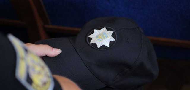 В Голой Пристани полицейский шантажировал задержанного