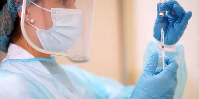 В Украине сделали более восьми миллионов прививок от коронавируса