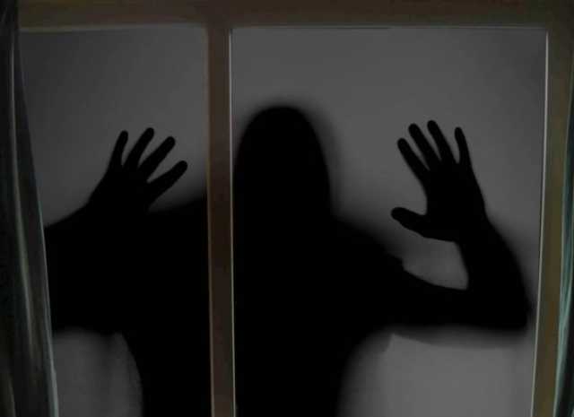 В Мелітопольському районі чоловік переслідує 16-річну школярку та погрожує