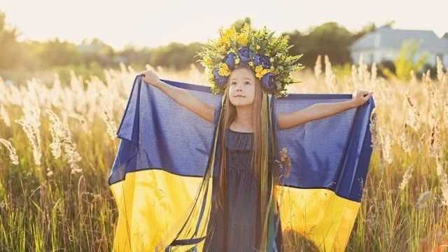 Церемония поднятия Государственного Флага: что происходит в разных городах