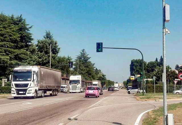 В Италии "умные" светофоры будут штрафовать нарушителей ПДД