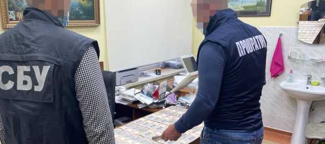 Львовский кардиолог вымогал 65 тысяч гривен у пациента