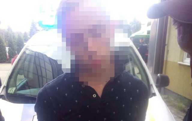 На Львовщине мужчина угрожал в пиццерии пистолетом