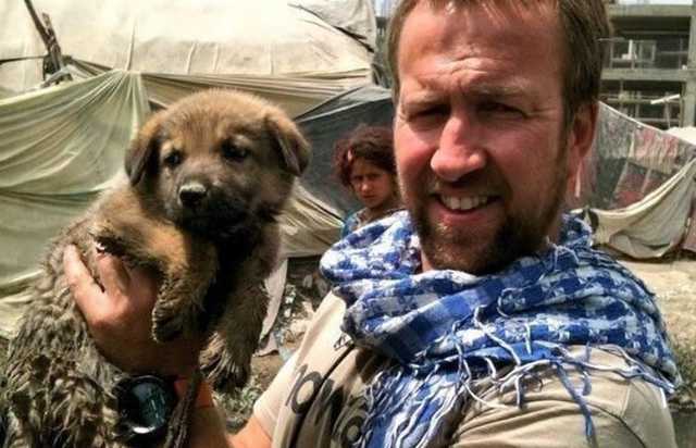 Британец эвакуирует из Афганистана 200 собак и кошек на правительственном рейсе