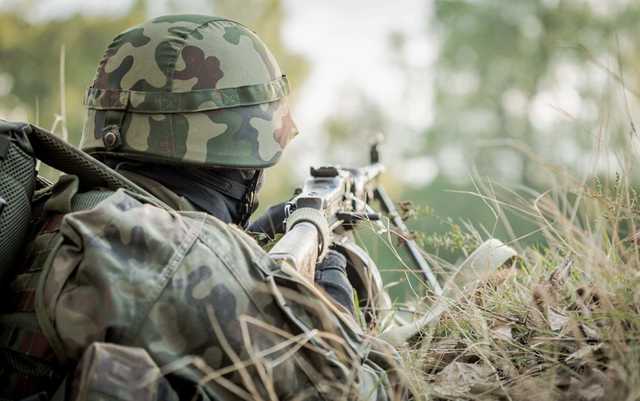 Боевики обстреляли жилые районы и позиции ООС на Донбассе: 10 бойцов ранены