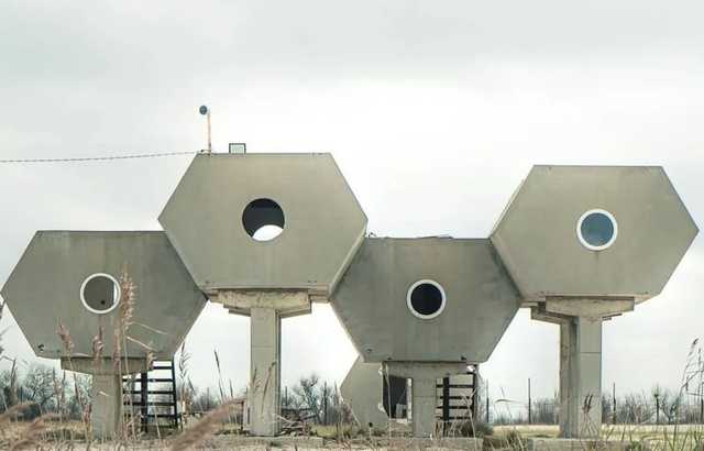 Во что оккупанты превратили "Казантип": блогер показал редкие фото