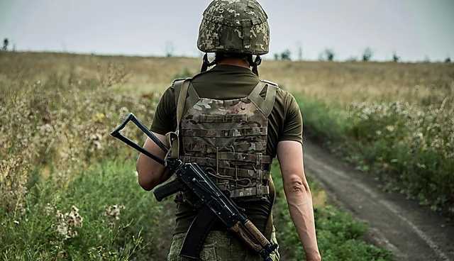 Боевики на Донбассе трижды обстреляли позиции ООС