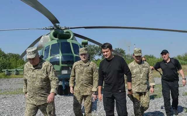 Разумков на фронте: Мы не будем молчать, когда на нас осуществляют атаки