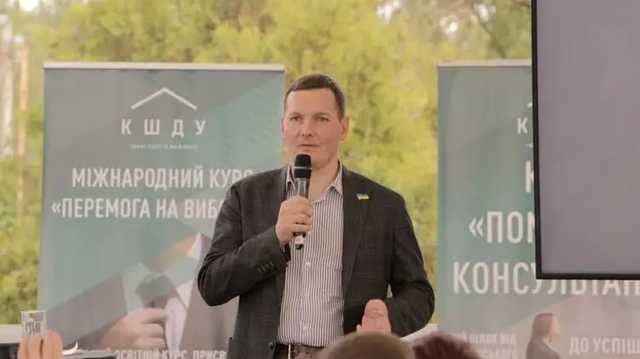 Сообщившего об угнанном в Кабуле украинском самолете Енина перевели из МИД в МВД