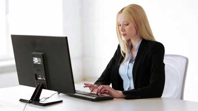 Виноват коронакризис: миллионы женщин в Украине оказались на грани потери работы