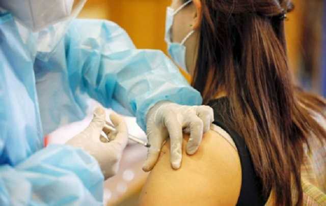 Вакцинация от COVID-19 снижает риск длительного протекания болезни в два раза, – ученые