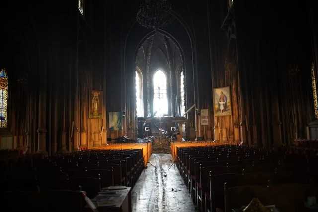 В МВД назвали предварительную причину пожара в костеле Святого Николая