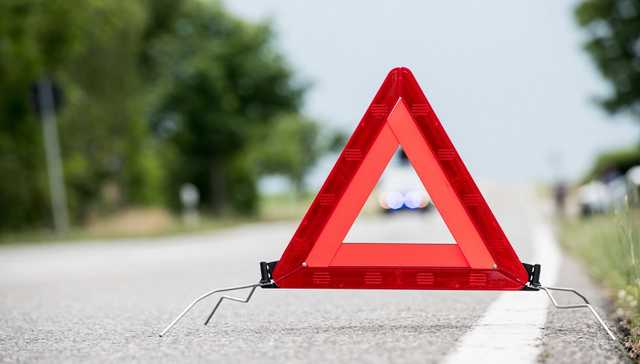 Под Харьковом авто вылетело на встречку и попало в ДТП, погибла женщина