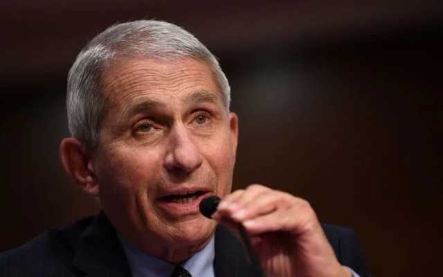 Может обходить защиту антител, - главный инфекционист США Фаучи об опасности COVID-штамма Мю