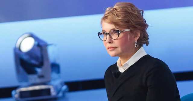 60-летняя Тимошенко пришла в Раду похудевшей и в стильном костюме