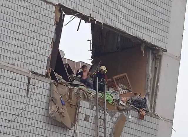 Мощный взрыв прогремел в многоэтажке в России: снесло несколько этажей