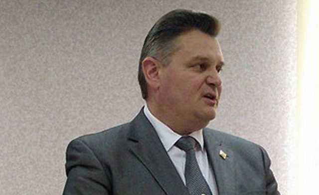 Глава Летной академии, вымогавший взятки, записал все имущество на родственников