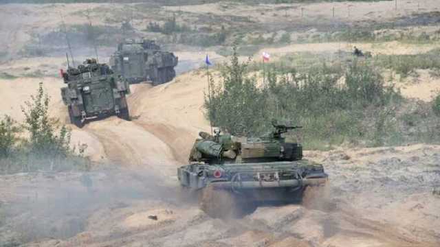 Трое военных пострадали во время международных учений в Латвии: в каком они состоянии