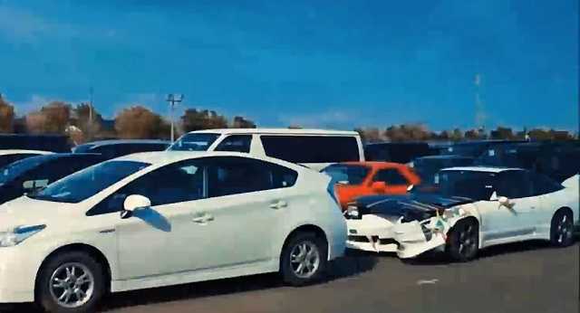 Українцям «впарюють» липові автомобілі за півціни