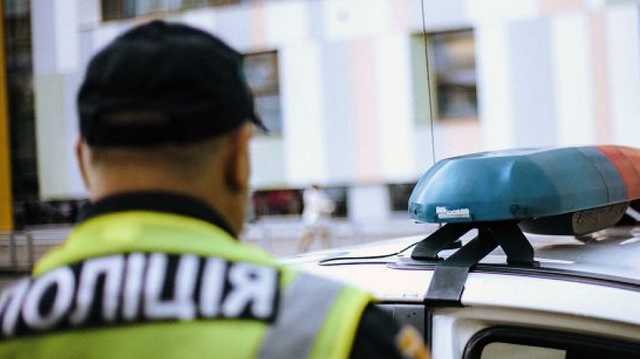 У Львові голий чоловік намагався обікрасти магазин