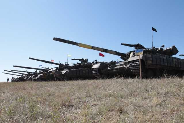 Зеленский и Таран поздравили танкистов с профессиональным праздником