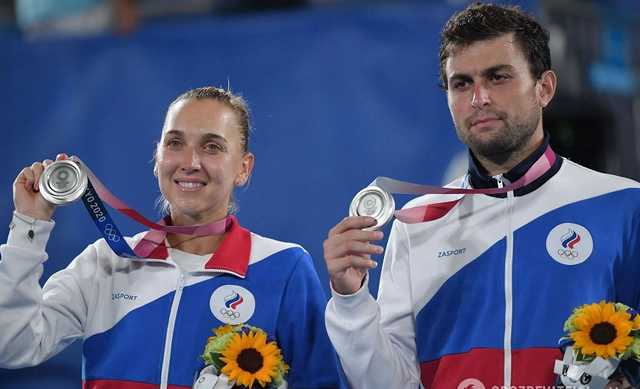 У теннисистки в России украли олимпийские медали, пока она ходила ужинать